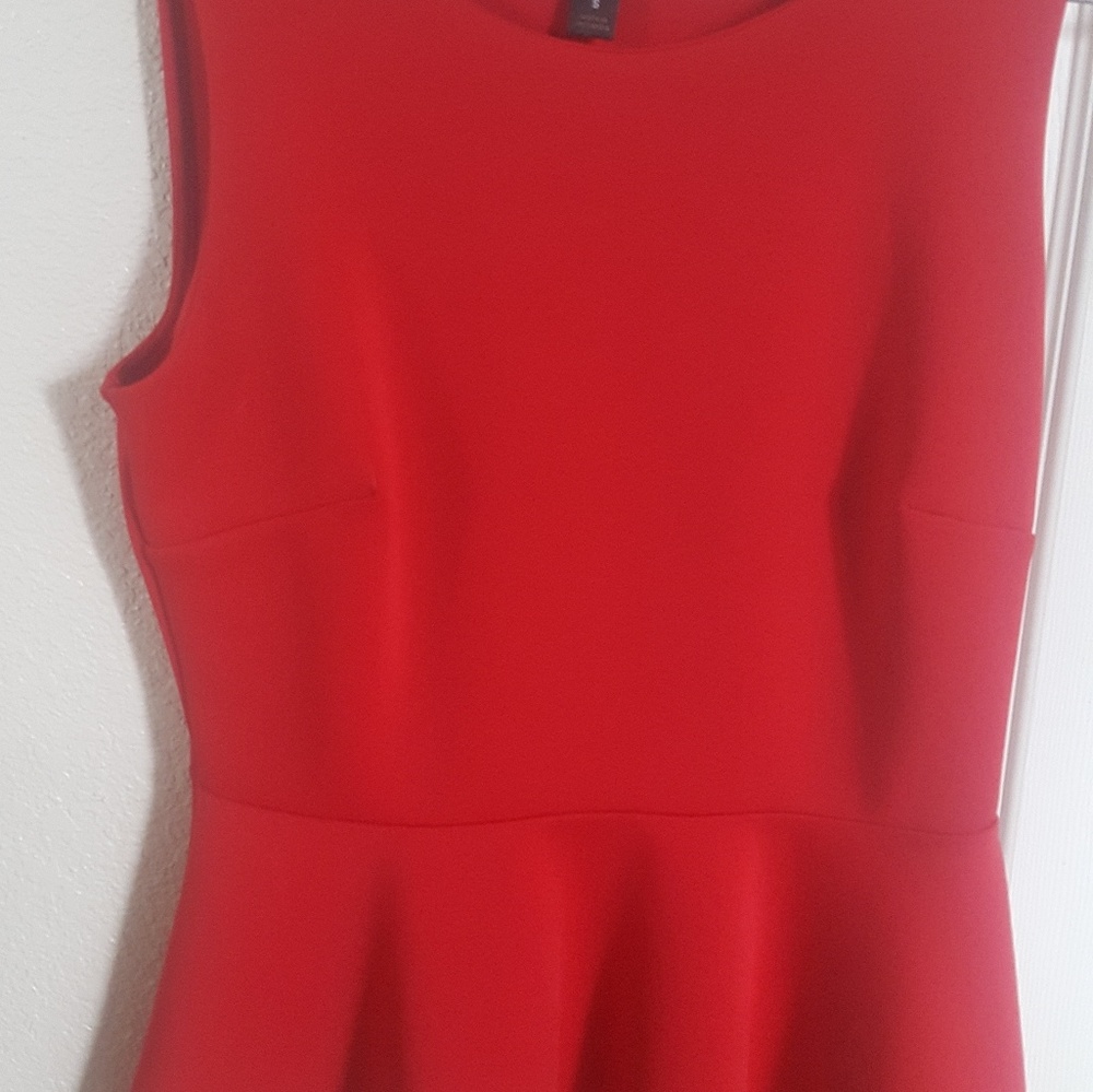 Worthington red peplum sleeveless top